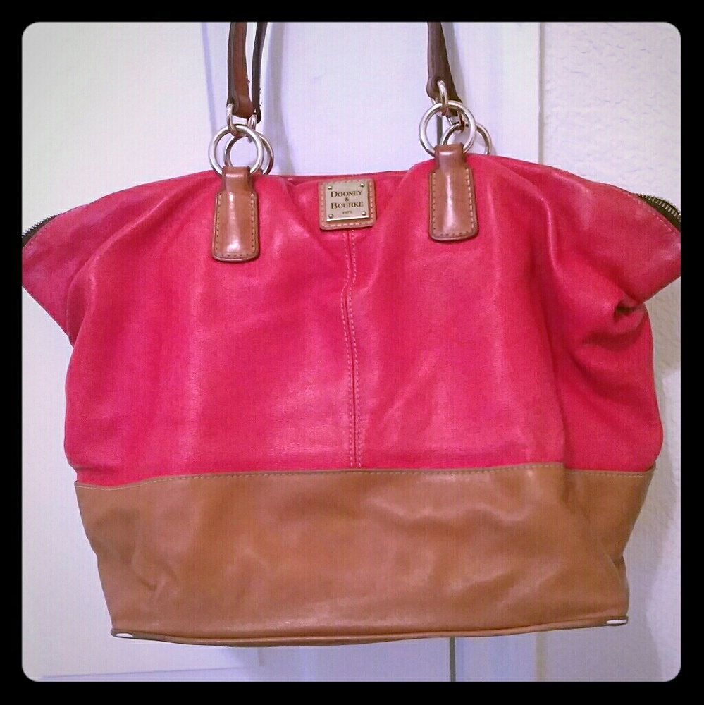 Dooney & Bourke Purse 👛